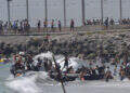 ceuta-alerta-descontrol-absoluto-miles-marroquies-espigon-26