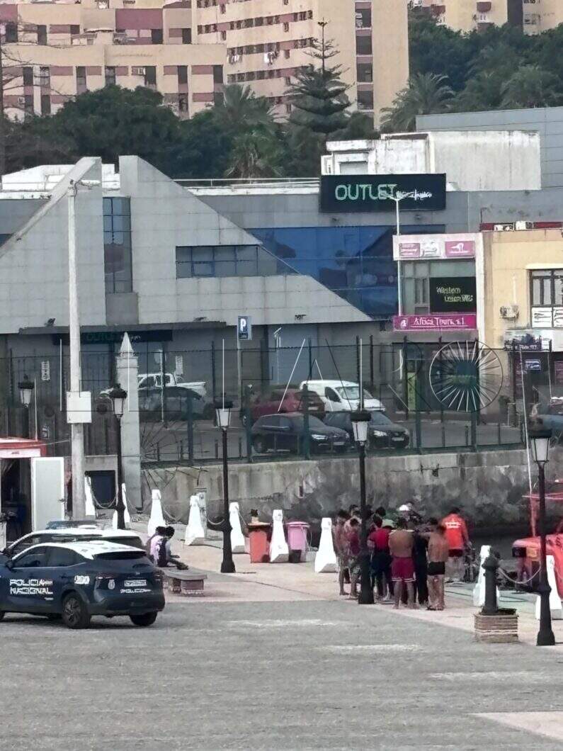 ceuta-entrada-masiva-inmigrantes-nado-marruecos-2