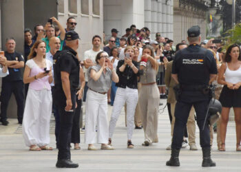 concentracion-contra-pedro-sanchez-marlaska-palacio-asamblea-crisis-migratoria-4