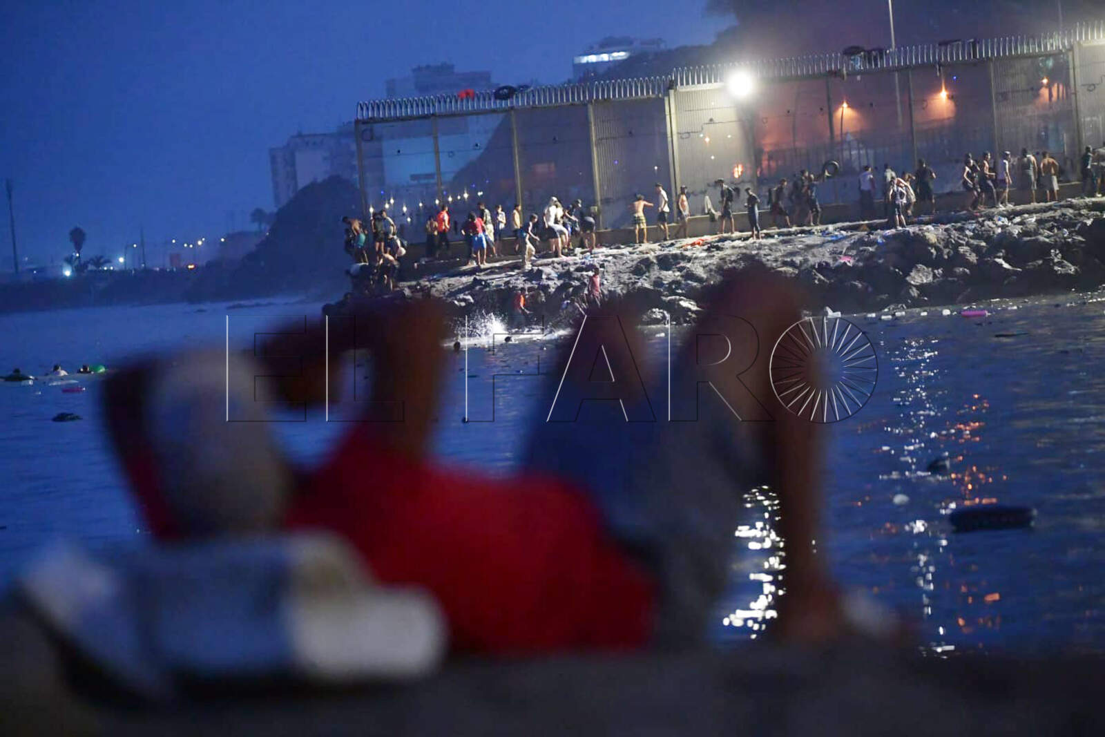 dormir-raso-imagen-crisis-migratoria-ceuta