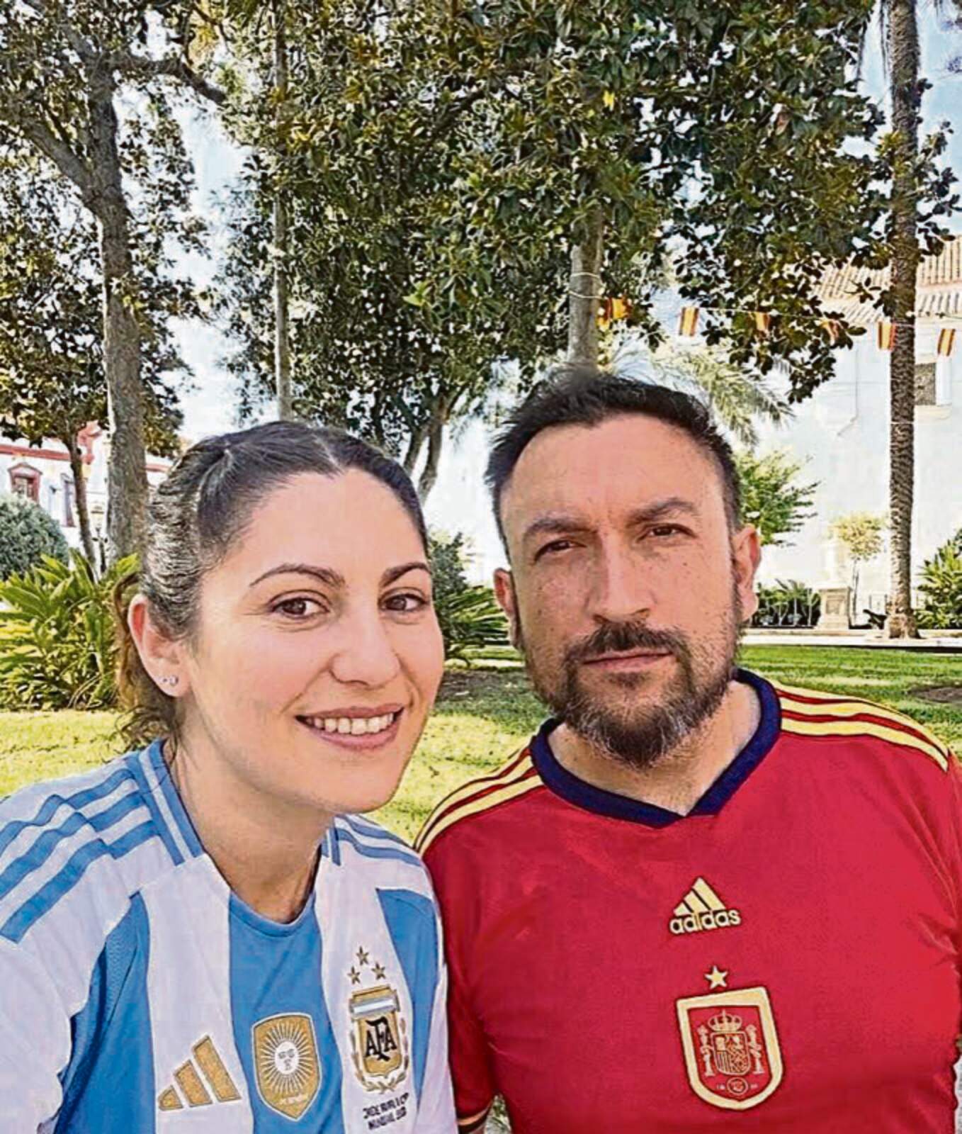 espana-argentina-perdedor-sofa-final-mundial-divide-pareja-agustin-victoria-1
