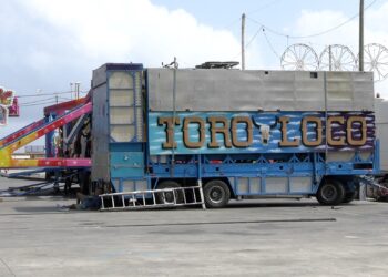 feria-ceuta-toma-forma-casetas-atracciones-ultiman-detalles-montaje-21