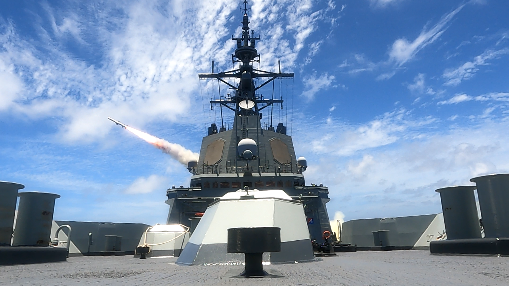 fragata-alvaro-bazan-refuerza-capacidad-combate-lanzamiento-misil-1