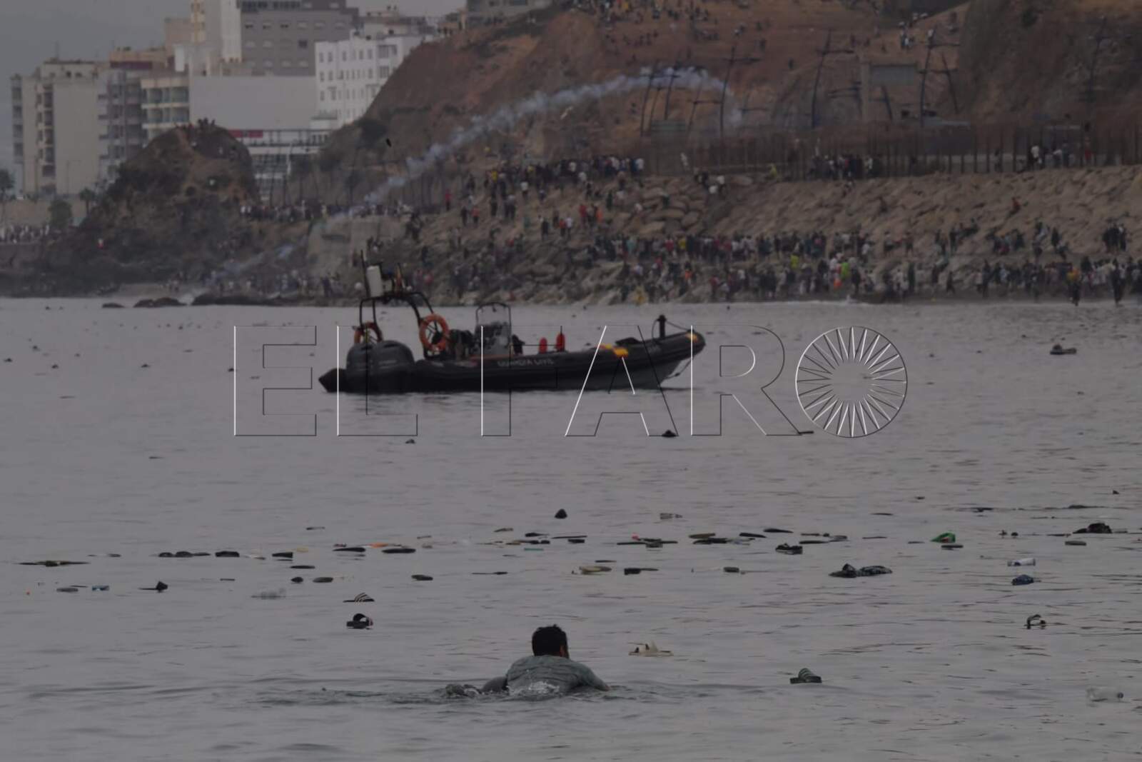 guardia-civil-frontera-inmigrantes-crisis-migratoria-2