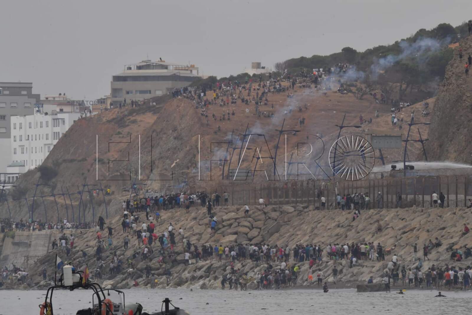 guardia-civil-frontera-inmigrantes-crisis-migratoria-3