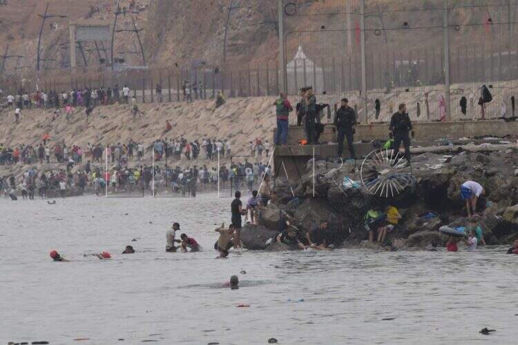 guardia-civil-frontera-inmigrantes-crisis-migratoria-6