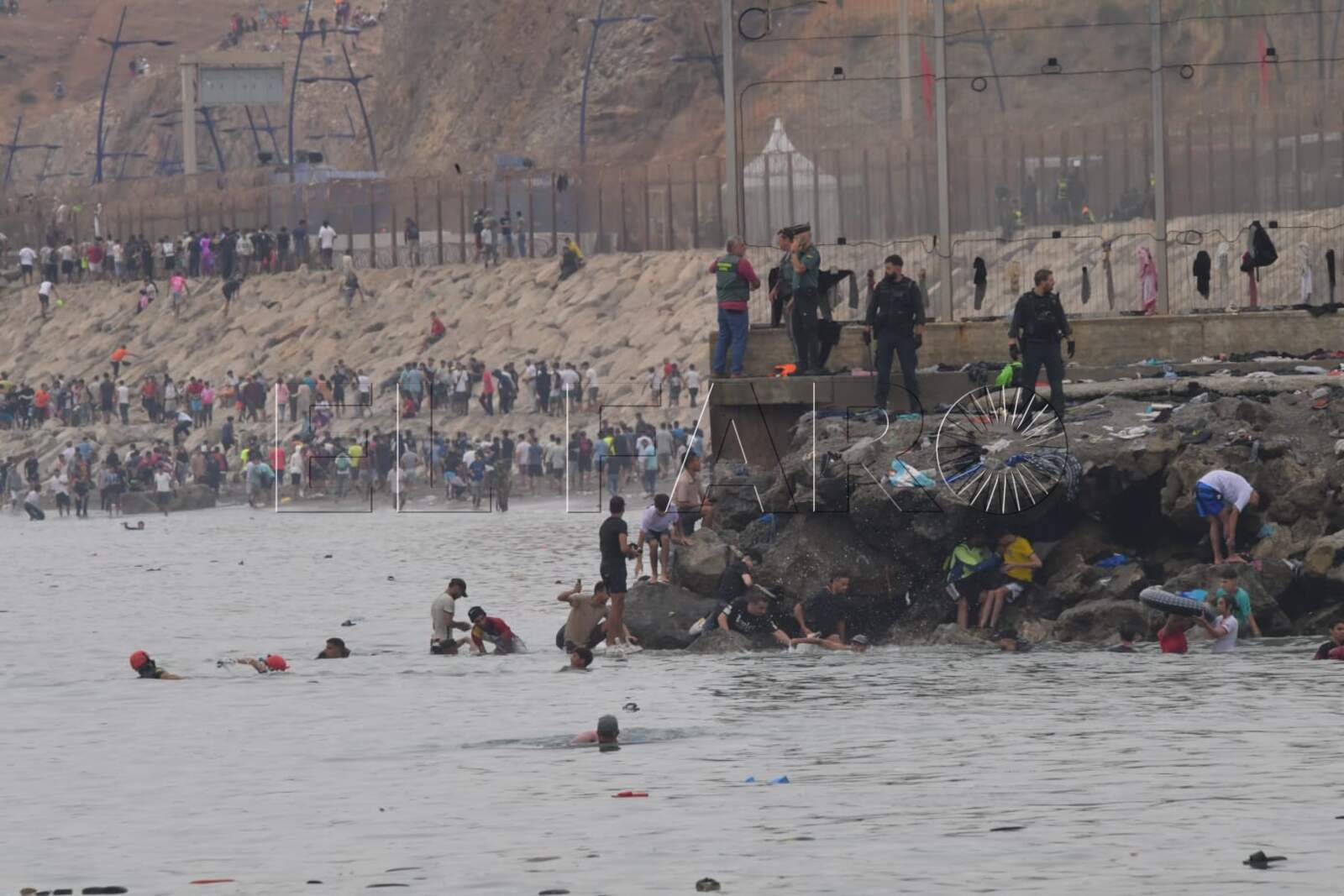 guardia-civil-frontera-inmigrantes-crisis-migratoria-6