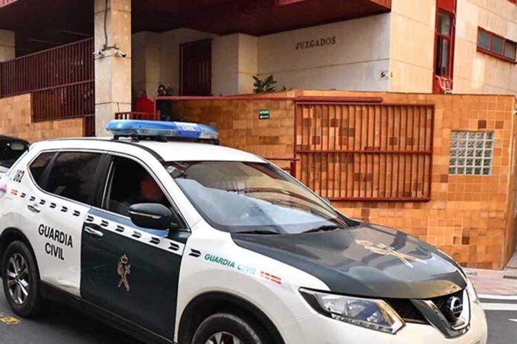 libertad-detenidos-guardia-civil-botellas-gas-risa