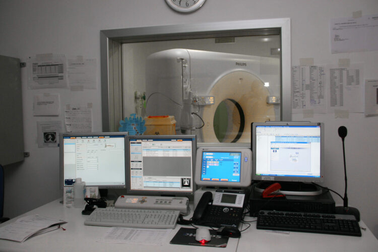 hospital-amplia-externalizacion-resonancias-magneticas