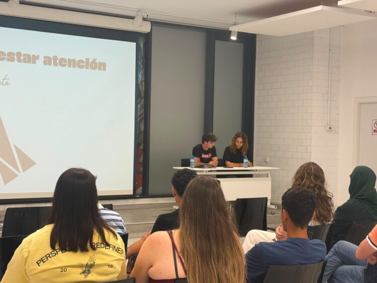 jovenes-defiende-ceuta-dan-paso-presentan-publico-1