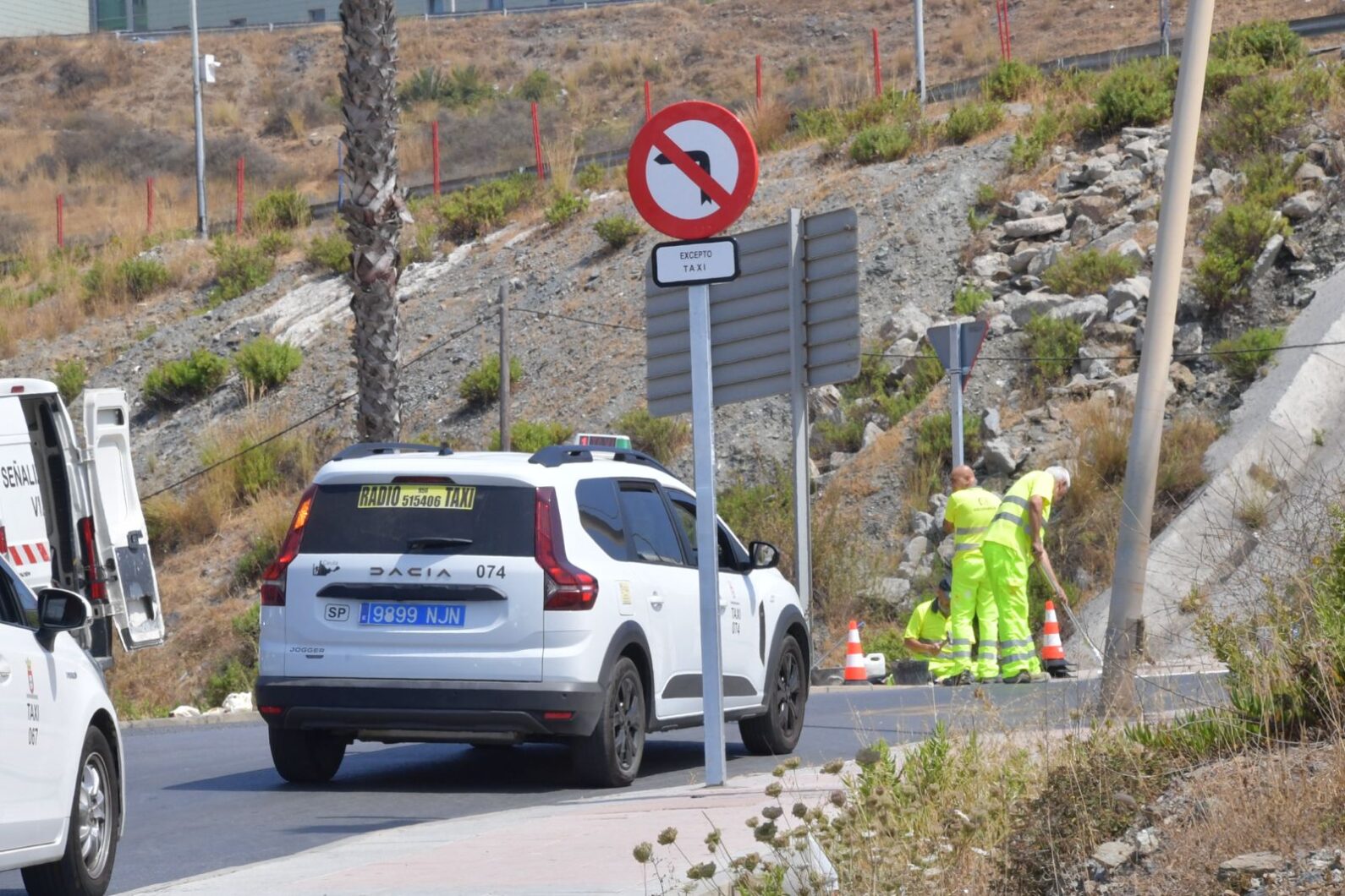 luces-sombras-cierre-rotonda-tarajal-seguridad-ope-molestias-vecinos-6