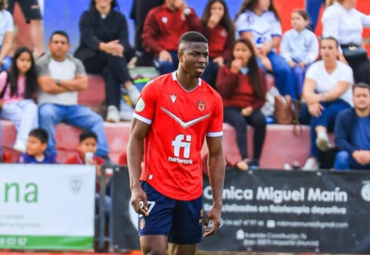 magno-alexander-fichaje-ad-ceuta-b