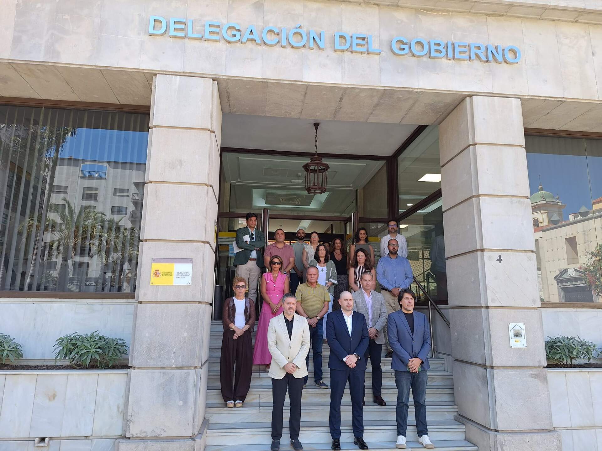 minuto-silencio-delegacion-gobierno-incendio-los-gallardos-almeria