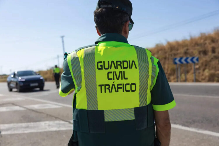 multa-bolso-asiento-coche-guardia-civil-dgt