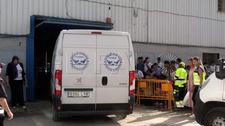 naves-tarajal-marroquies-policia-evita-lleguen-centro-ceuta-14