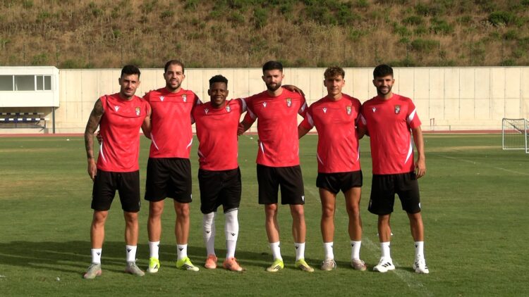 nueva-ilusion-ceuta-verde-seis-fichajes-ya-entrenan-grupo-2
