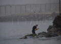 peor-crisis-migratoria-sufre-ceuta-inaccion-marruecos-fotos-frontera-inmigrantes-nado-guardia-civil-2