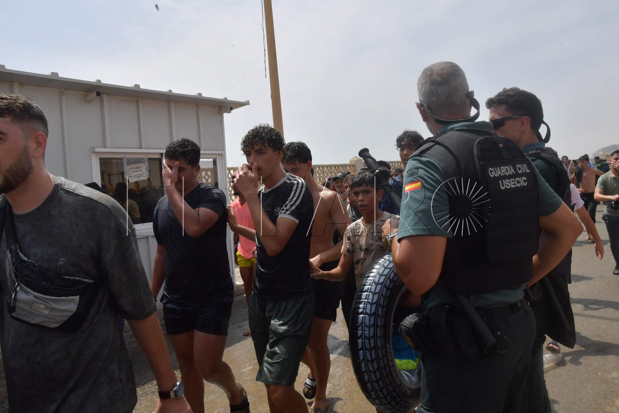 peor-crisis-migratoria-sufre-ceuta-inaccion-marruecos-fotos-frontera-inmigrantes-nado-guardia-civil-230