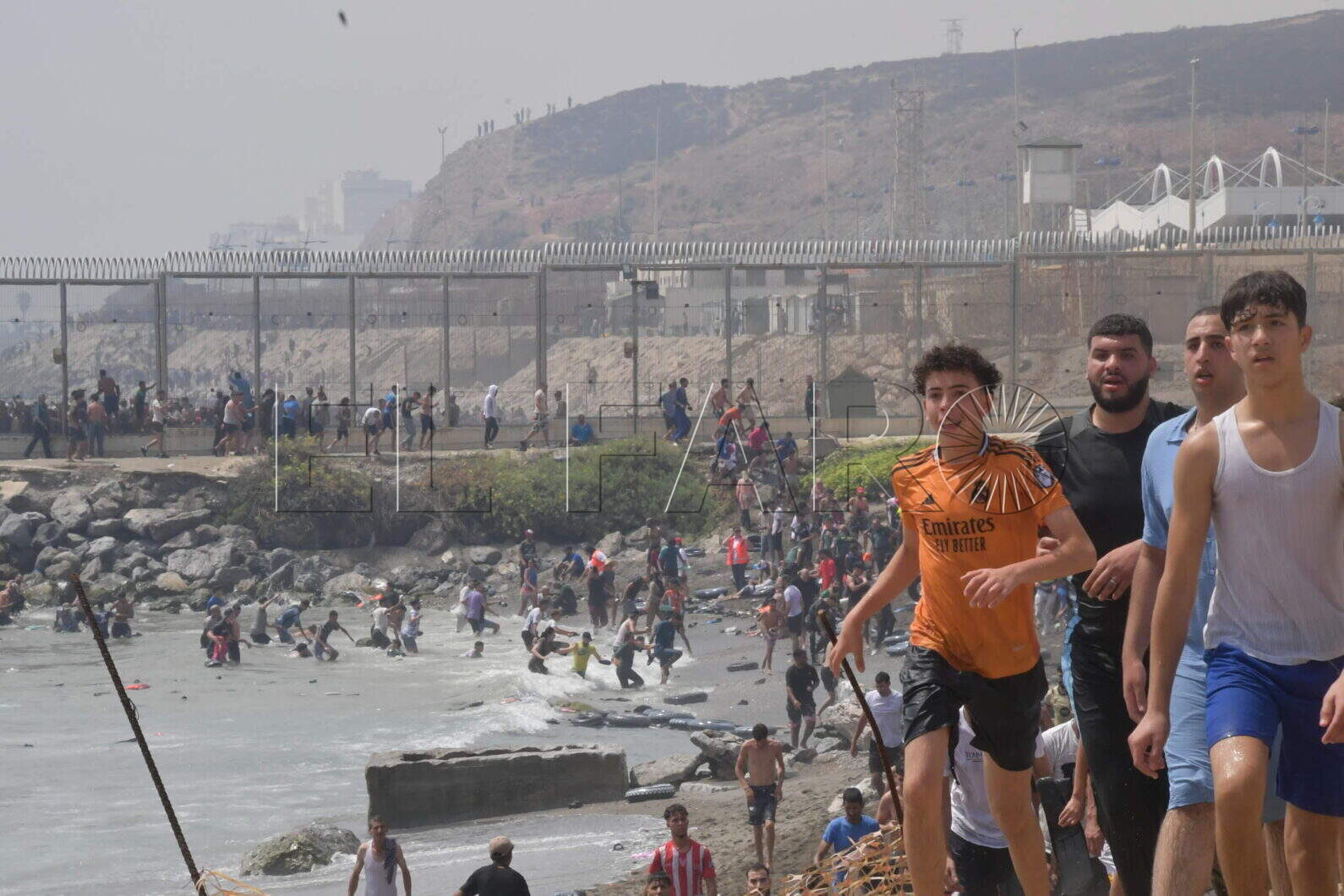peor-crisis-migratoria-sufre-ceuta-inaccion-marruecos-fotos-frontera-inmigrantes-nado-guardia-civil-318