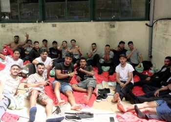 presion-migratoria-ceuta-ceti-cada-vez-mas-lleno-otra-noche-intentos-cruce-7