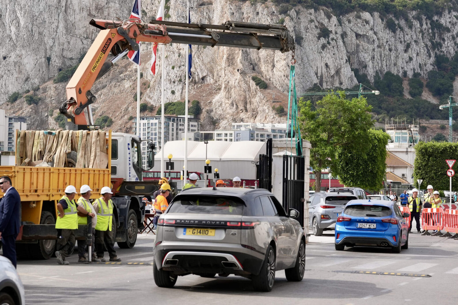 primer-dia-derribo-verja-trabajadores-gibraltar