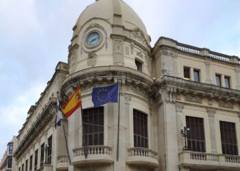 recurso-banderas-fachada-ayuntamiento-sin-marca