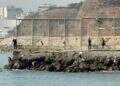 situacion-critica-cientos-marroquies-escapan-guardia-civil-huyen-tarajal-8