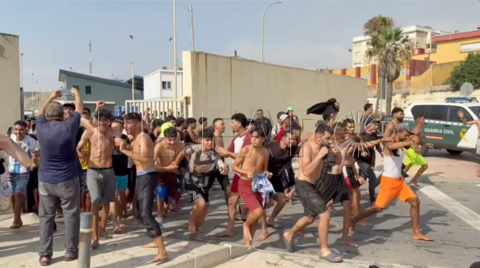 situacion-critica-cientos-marroquies-escapan-guardia-civil-huyen-tarajal-portada.jpg