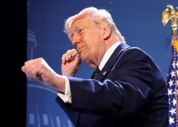 trump-sumar-habitual-histrionismo-convirtiendolo-cilicio