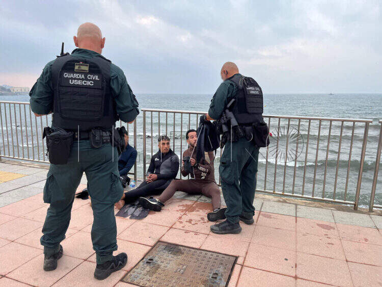 usecic-guardia-civil-inmigrantes-tarajal-00001