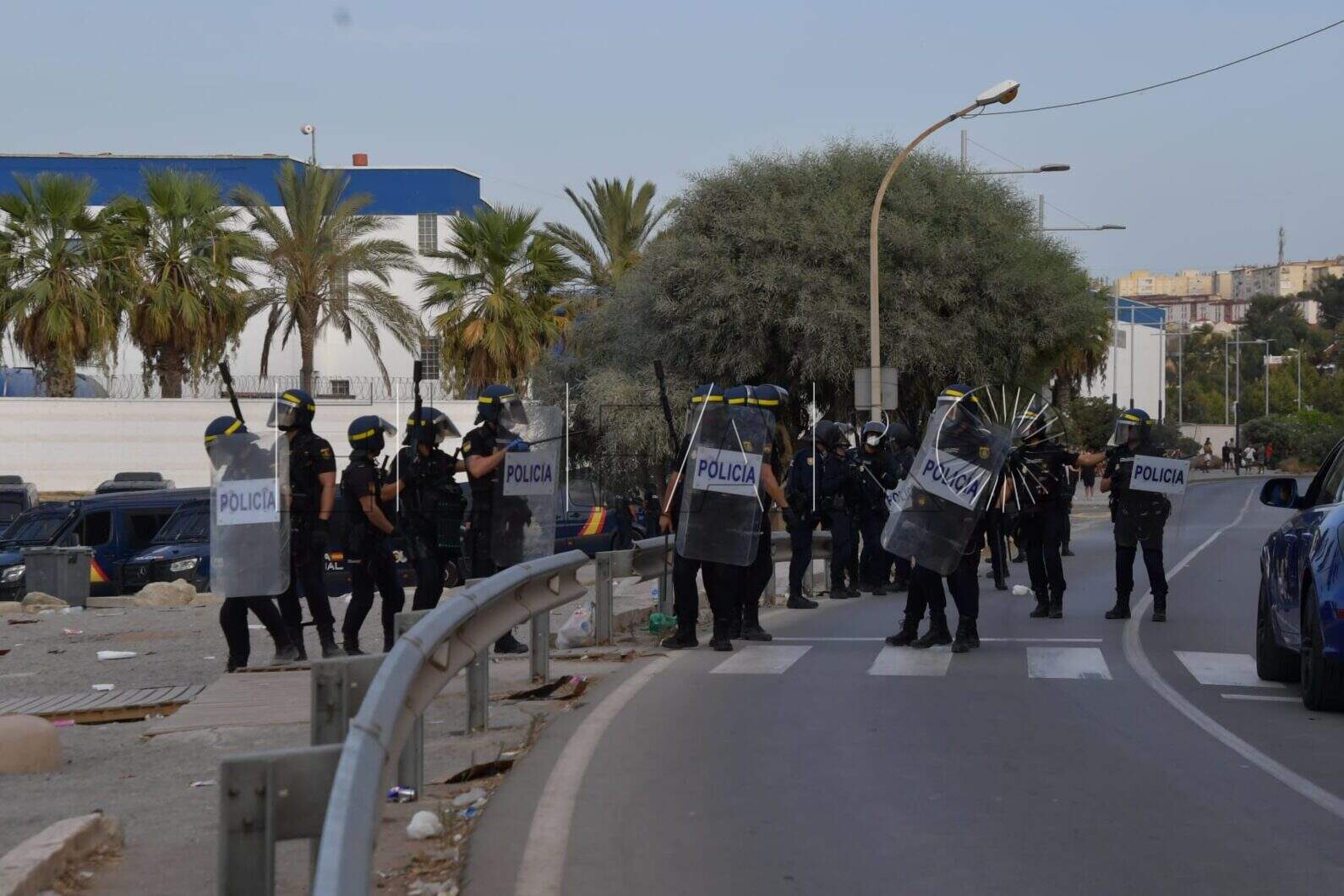 FOTOS-cargas-policiales-playa-trampolin-inmigrantes-carrera Image 2026-08-25 at 19.59.41