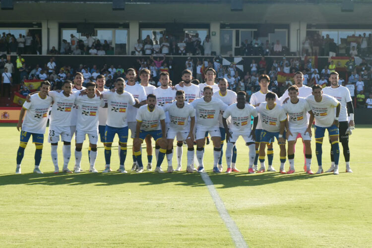 ad-ceuta-salta-cesped-defensa-gente-finalmente-apoyo-ud-las-palmas Image 2026-08-22 at 19.13.50 (1)