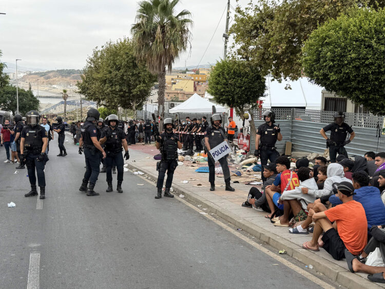 cargas-policiales-evitar-avalanchas-loma-colmenar-6