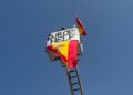 ceuta-es-espana-ceuta-no-se-vende-caballas-llenan-plaza-reyes-manifestacion-convocada-bomberos-15