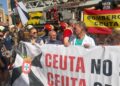 ceuta-es-espana-ceuta-no-se-vende-caballas-llenan-plaza-reyes-manifestacion-convocada-bomberos-16