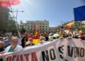 ceuta-es-espana-ceuta-no-se-vende-caballas-llenan-plaza-reyes-manifestacion-convocada-bomberos-2