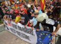 ceuta-es-espana-ceuta-no-se-vende-caballas-llenan-plaza-reyes-manifestacion-convocada-bomberos-21