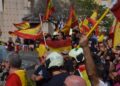 ceuta-es-espana-ceuta-no-se-vende-caballas-llenan-plaza-reyes-manifestacion-convocada-bomberos-22