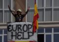 ceuta-es-espana-ceuta-no-se-vende-caballas-llenan-plaza-reyes-manifestacion-convocada-bomberos-24