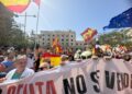 ceuta-es-espana-ceuta-no-se-vende-caballas-llenan-plaza-reyes-manifestacion-convocada-bomberos-3
