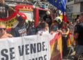ceuta-es-espana-ceuta-no-se-vende-caballas-llenan-plaza-reyes-manifestacion-convocada-bomberos-4