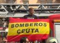 ceuta-es-espana-ceuta-no-se-vende-caballas-llenan-plaza-reyes-manifestacion-convocada-bomberos-5