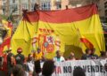 ceuta-es-espana-ceuta-no-se-vende-caballas-llenan-plaza-reyes-manifestacion-convocada-bomberos-6