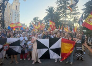 ceuta-marcha-manifestacion-grito-fuera-invasores-contra-delegado-30