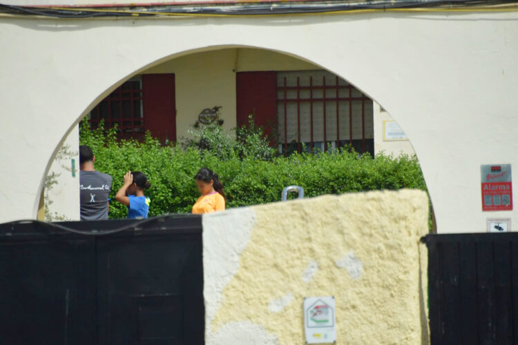 ciudad-inicia-traslados-menores-liberar-colegios-principe-00008