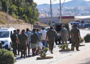 detenidos-arrojar-cocteles-molotov-militares-san-amaro