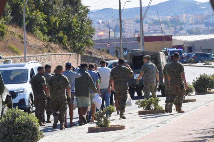 detenidos-arrojar-cocteles-molotov-militares-san-amaro