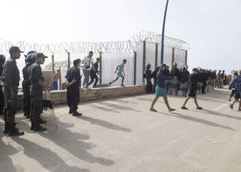 detenidos-entrada-masiva-inmigrantes-ceuta