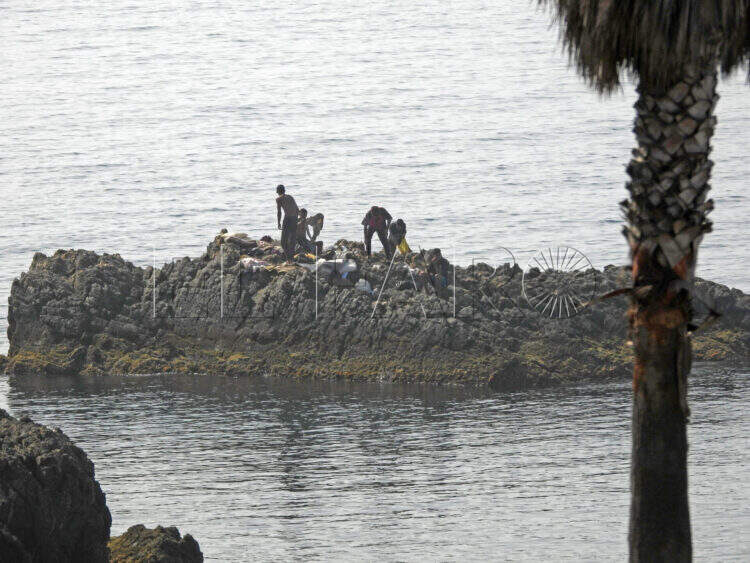 dos-caras-entrada-masiva-ceuta-asentamientos-retorno-inmigrantes