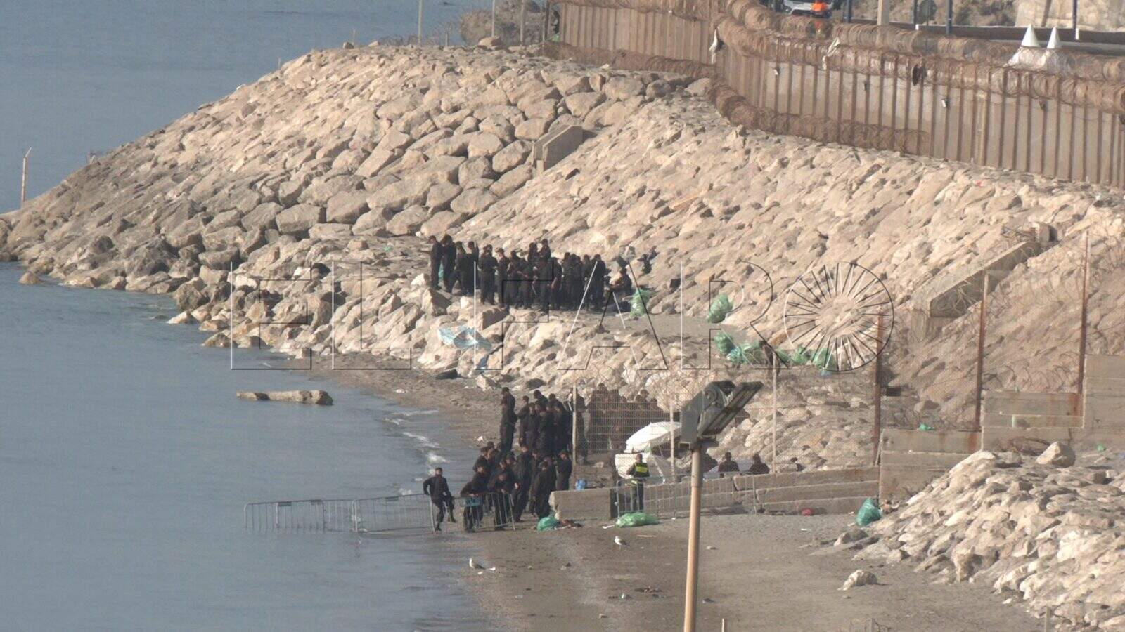 drama-humanitario-tarajal-persiste-colchones-mantas-suenos-rotos-frontera-naves-9